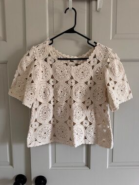 Ultra Pink cream crochet top M